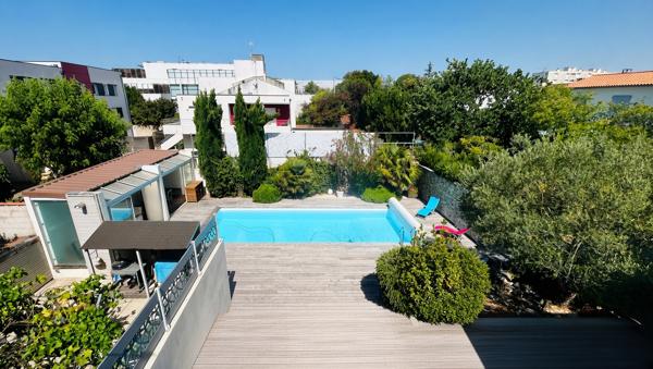 Immeuble
         18 pièces
        - 500 m² 2 595 000 € *