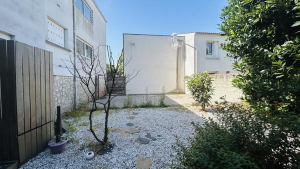 Immeuble
         18 pièces
        - 500 m² 2 595 000 € *