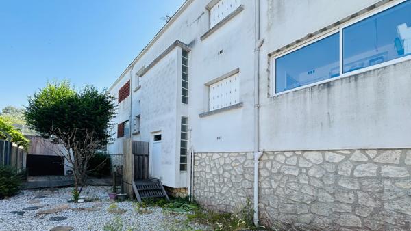 Immeuble
         18 pièces
        - 500 m² 2 595 000 € *