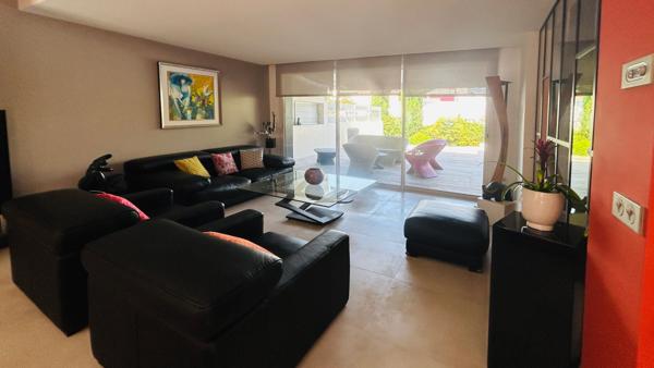 Immeuble
         18 pièces
        - 500 m² 2 595 000 € *