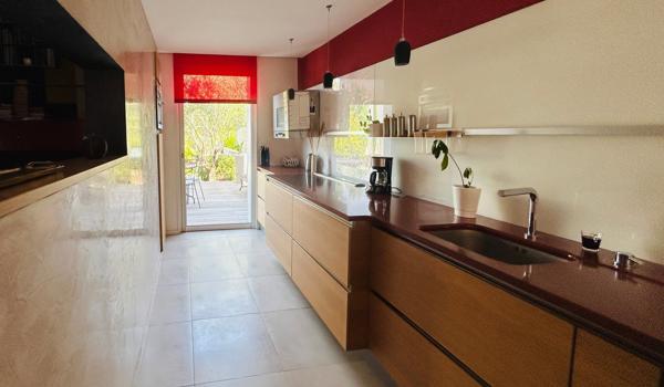 Immeuble
         18 pièces
        - 500 m² 2 595 000 € *