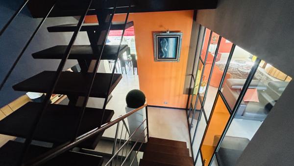 Immeuble
         18 pièces
        - 500 m² 2 595 000 € *