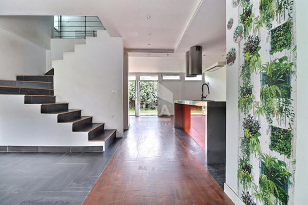 Maison moderne 7 pièces avec jardin+garage