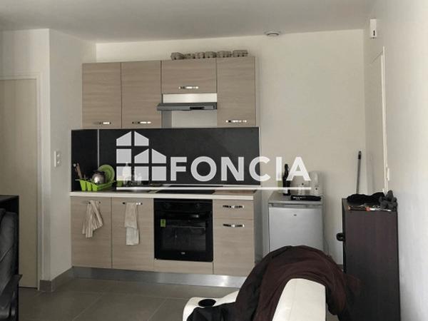 Location Appartement 2 pièces 33.24 m² - 74 RUE DE LA TERRAUDIERE Niort 79000