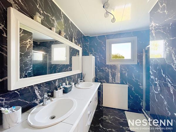 Belle maison familiale rénovée - 6 chambres - Sous-sol total