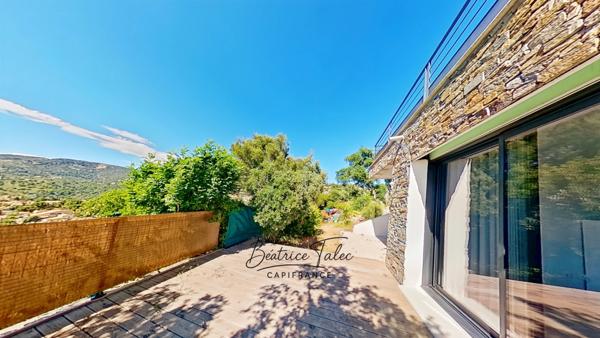 Villa contemporaine récente d’exception – Piscine à débordement, vue panoramique, calme et proximité du port, des plages – VAR Le Lavandou, quartier résidentiel prisé