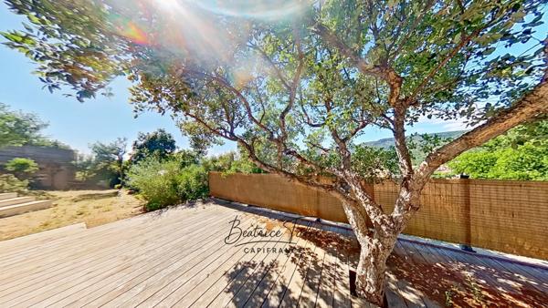 Villa contemporaine récente d’exception – Piscine à débordement, vue panoramique, calme et proximité du port, des plages – VAR Le Lavandou, quartier résidentiel prisé
