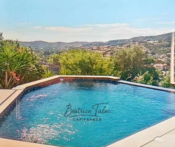 Villa contemporaine récente d’exception – Piscine à débordement, vue panoramique, calme et proximité du port, des plages – VAR Le Lavandou, quartier résidentiel prisé