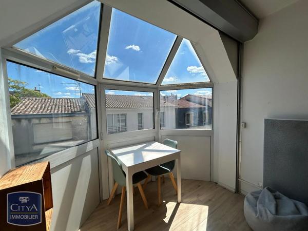 Appartement à louer 2 pièces 42.55m² Bordeaux (33000)