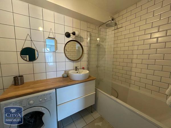 Appartement à louer 2 pièces 42.55m² Bordeaux (33000)