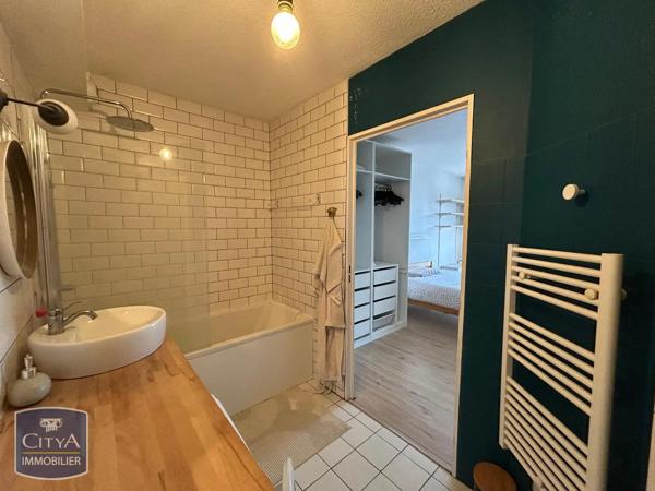 Appartement à louer 2 pièces 42.55m² Bordeaux (33000)