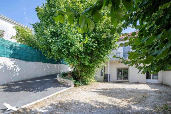 Maison à vendre 260 000 € Angoulême 5 p 117 m² DPE D