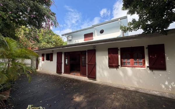 Maison à vendre    4 pièces •  Rivière-Salée