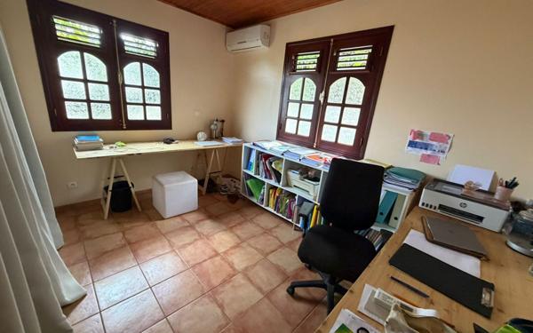 Maison à vendre    4 pièces •  Rivière-Salée