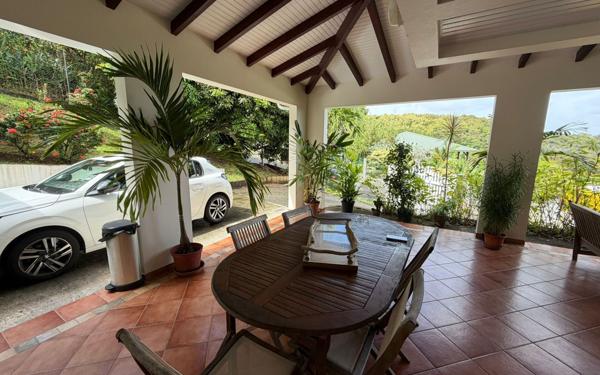 Maison à vendre    4 pièces •  Rivière-Salée