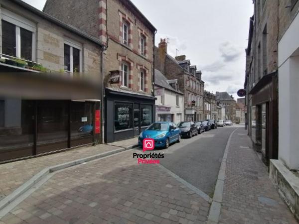 61600 LA FERTE MACE , IMMEUBLE (Appartement et local commercial dessous)   appartement 3 chambres, PRIX 107 000 honoraires 5,94% inclus à la charge de l'acquéreur  soit 101 000 hors honoraires