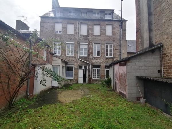 61600 LA FERTE MACE , IMMEUBLE (Appartement et local commercial dessous)   appartement 3 chambres, PRIX 107 000 honoraires 5,94% inclus à la charge de l'acquéreur  soit 101 000 hors honoraires