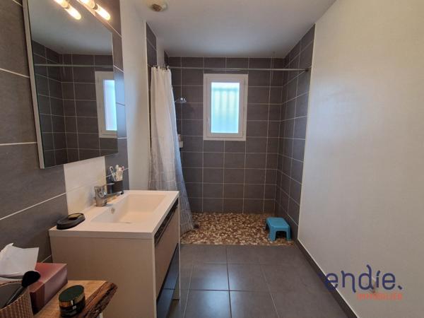 SOUS OFFRE - Plain-pied T4 récent de 102m² dans une impasse.