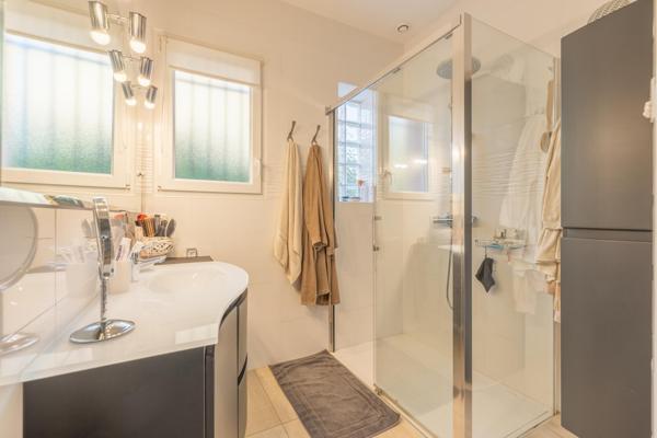 Maison T5 avec garage et jardin