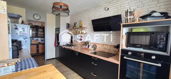 Appartement T3 bien entretenu dans résidence sécurisée proche tous services.