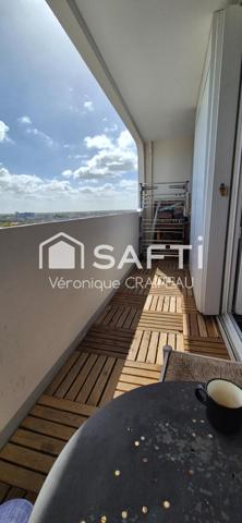 Appartement T3 bien entretenu dans résidence sécurisée proche tous services.