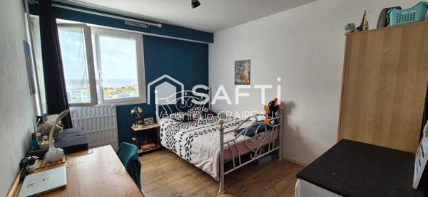 Appartement T3 bien entretenu dans résidence sécurisée proche tous services.