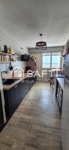 Appartement T3 bien entretenu dans résidence sécurisée proche tous services.