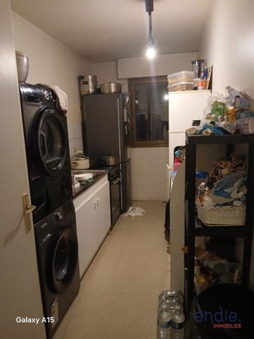 LE BOUSCAT - Victor Hugo - Appartement 66.45 m² (T3) avec une place de parking en sous sol