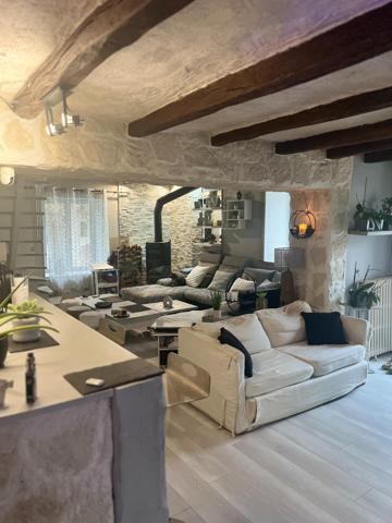 Maison 1900 , pleine de charme, proche commodités