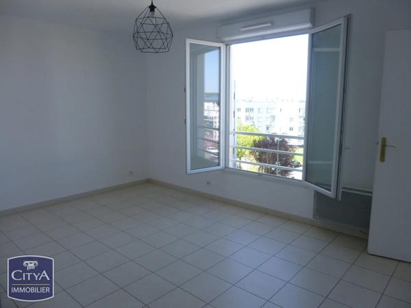 Appartement à vendre 1 pièce 34m² Corbeil-Essonnes (91100)
