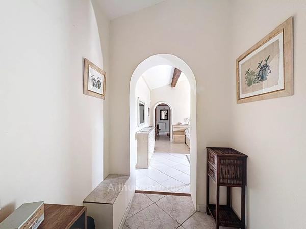 Vente Villa 4 pièces 230 m2 à Auribeau-sur-Siagne