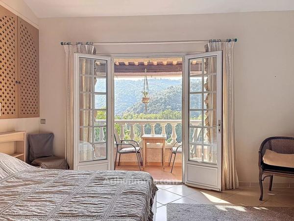 Vente Villa 4 pièces 230 m2 à Auribeau-sur-Siagne