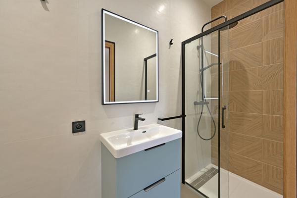 Maison contemporaine avec piscine proche Uzès