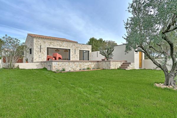 Maison contemporaine avec piscine proche Uzès