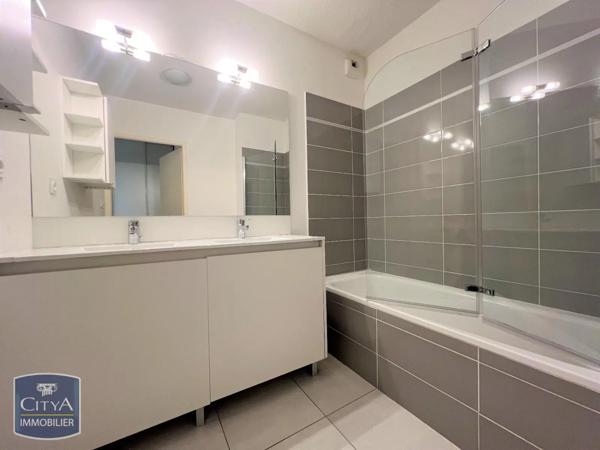 Appartement à louer 3 pièces 66.4m²