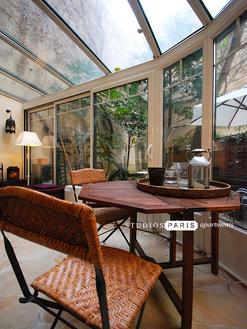 Studio meublé avec jardin et veranda 29m métro Abbesses