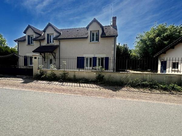 SAINT-ELOI  JOLIE MAISON PLEINE DE CHARME