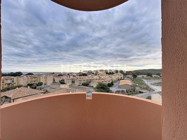 Vue mer panoramique pour cet appartement en rez-de-chaussée