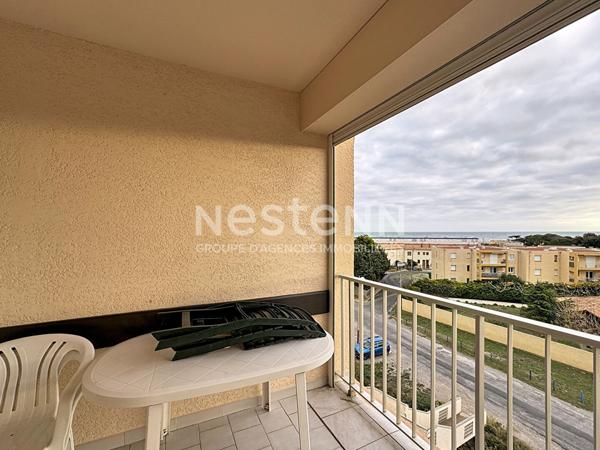 Vue mer panoramique pour cet appartement en rez-de-chaussée