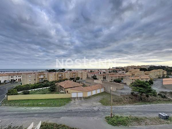 Vue mer panoramique pour cet appartement en rez-de-chaussée