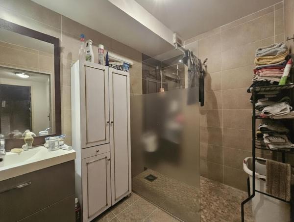 Appartement-57 m²-- Habitable de suite, terrasse.