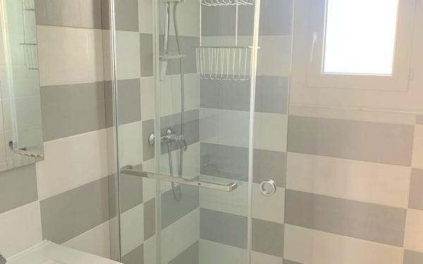 Maison à louer    4 pièces •  Chasse-sur-Rhône