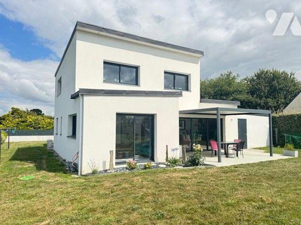 A vendre maison MOELAN SUR MER (29)

En direction du port de Brigneau, dans un quartier calme...