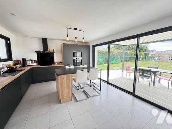 A vendre maison MOELAN SUR MER (29)

En direction du port de Brigneau, dans un quartier calme...