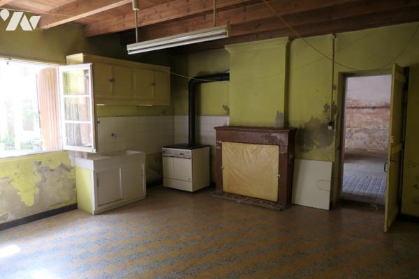 Ancien corps de ferme à rénover sur plus d'1hectare en plein cœur de TONNAY-CHARENTE.