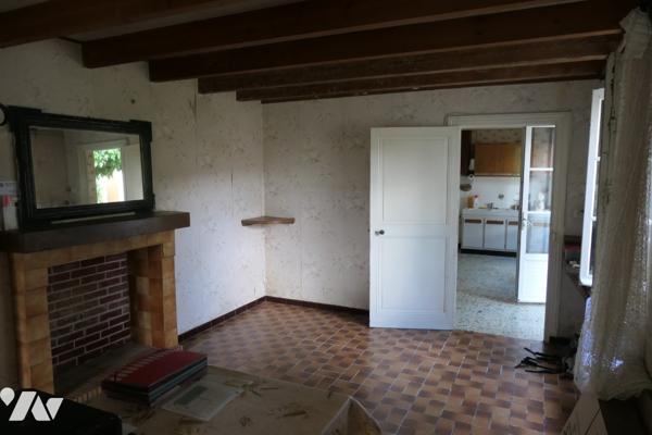 Ancien corps de ferme à rénover sur plus d'1hectare en plein cœur de TONNAY-CHARENTE.