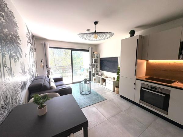 Saint-Laurent-du-Var (06700) Bel appartement dans résidence avec piscine