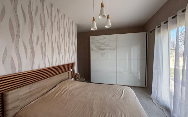 Maison à vendre    5 pièces •  Génissieux