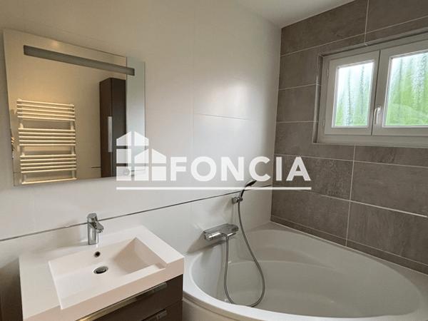 Location Maison 4 pièces 70.28 m² - 11 RUE DES ECOLES Varois-et-chaignot 21490