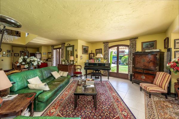 Saint-Paul-de-Vence (06570) À vendre – Saint-Paul-de-Vence